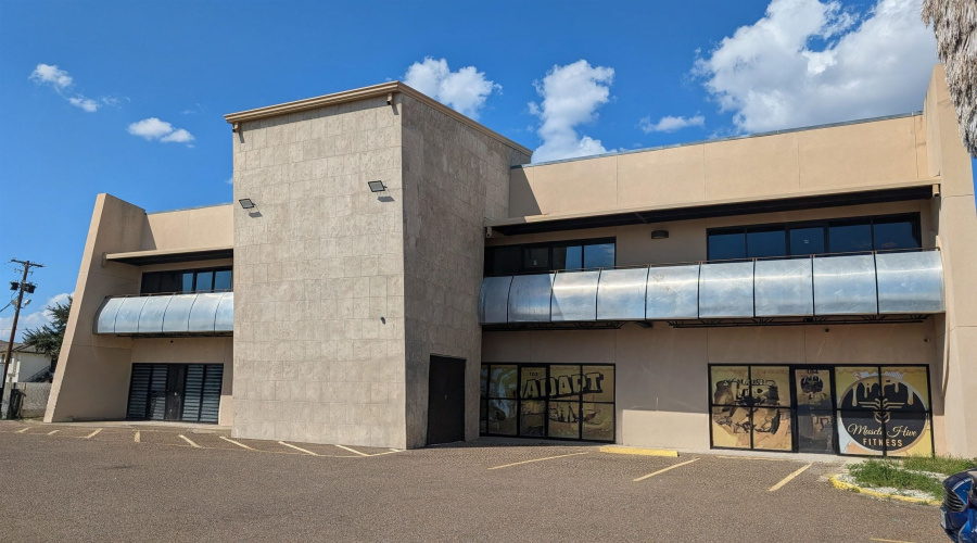 1806 Commerce Dr, LAREDO, Texas 78041-2884, 1 Room Rooms,1 BathroomBathrooms,Commercial retail/office,For Rent,1806 Commerce Dr,20261022