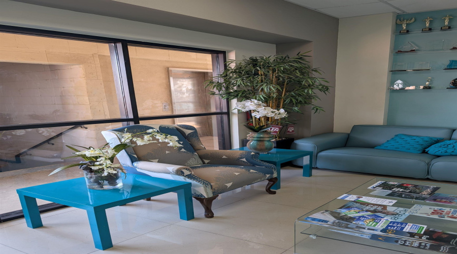 1806 Commerce Dr, LAREDO, Texas 78041-2884, 1 Room Rooms,1 BathroomBathrooms,Commercial retail/office,For Rent,1806 Commerce Dr,20261022