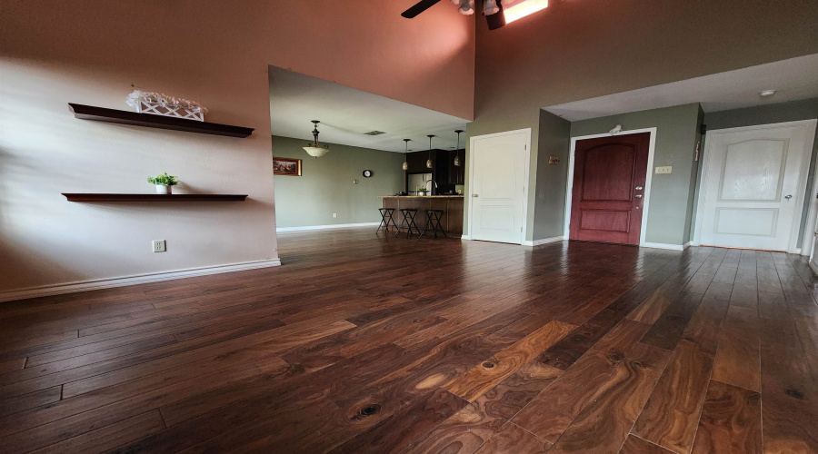 100 E Aurora St, Laredo, Texas 78041, 2 Bedrooms Bedrooms, 4 Rooms Rooms,1 BathroomBathrooms,Residential,For Sale,100 E Aurora St,20261023