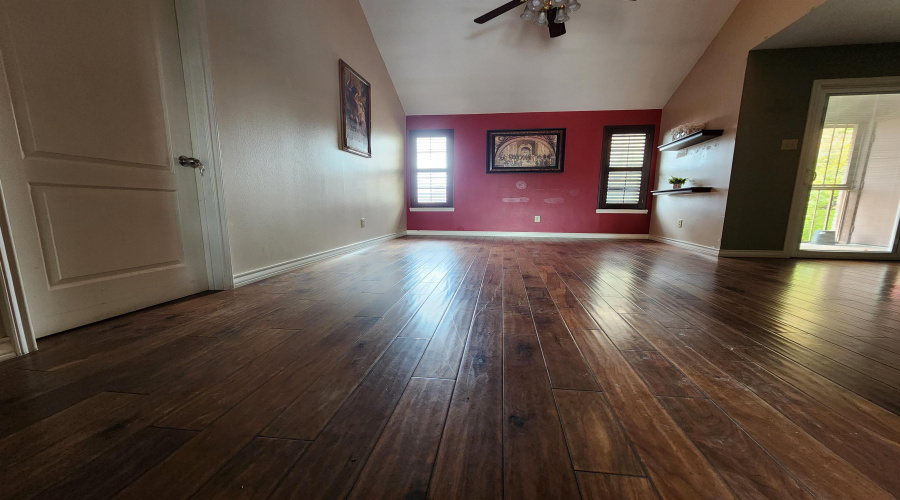 100 E Aurora St, Laredo, Texas 78041, 2 Bedrooms Bedrooms, 4 Rooms Rooms,1 BathroomBathrooms,Residential,For Sale,100 E Aurora St,20261023