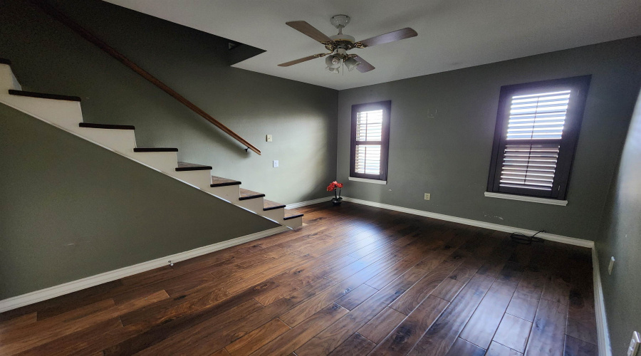 100 E Aurora St, Laredo, Texas 78041, 2 Bedrooms Bedrooms, 4 Rooms Rooms,1 BathroomBathrooms,Residential,For Sale,100 E Aurora St,20261023