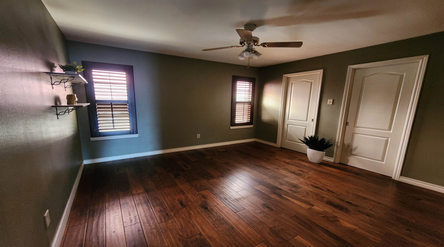 100 E Aurora St, Laredo, Texas 78041, 2 Bedrooms Bedrooms, 4 Rooms Rooms,1 BathroomBathrooms,Residential,For Sale,100 E Aurora St,20261023