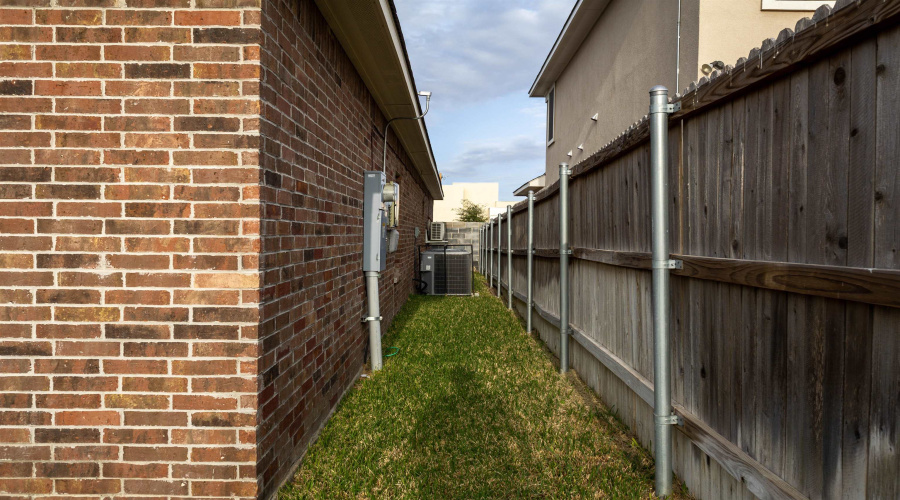 1506 Orto Dr., Laredo, Texas 78045, 3 Bedrooms Bedrooms, 4 Rooms Rooms,2 BathroomsBathrooms,Residential,For Sale,1506 Orto Dr.,20261025