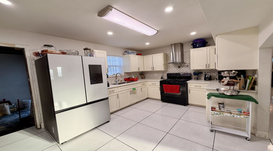 1717 Hendricks Ave, Laredo, Texas 78040, 3 Bedrooms Bedrooms, 5 Rooms Rooms,2 BathroomsBathrooms,Residential,For Sale,1717 Hendricks Ave,20261027