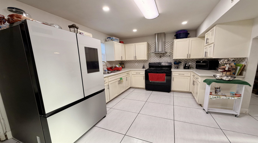 1717 Hendricks Ave, Laredo, Texas 78040, 3 Bedrooms Bedrooms, 5 Rooms Rooms,2 BathroomsBathrooms,Residential,For Sale,1717 Hendricks Ave,20261027