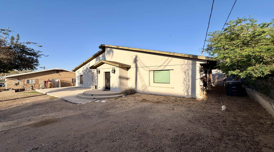 1717 Hendricks Ave, Laredo, Texas 78040, 3 Bedrooms Bedrooms, 5 Rooms Rooms,2 BathroomsBathrooms,Residential,For Sale,1717 Hendricks Ave,20261027