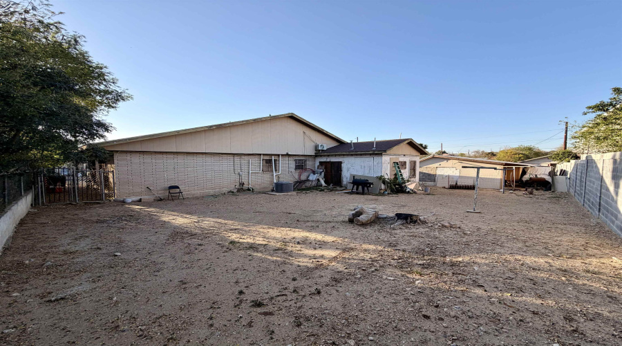 1717 Hendricks Ave, Laredo, Texas 78040, 3 Bedrooms Bedrooms, 5 Rooms Rooms,2 BathroomsBathrooms,Residential,For Sale,1717 Hendricks Ave,20261027