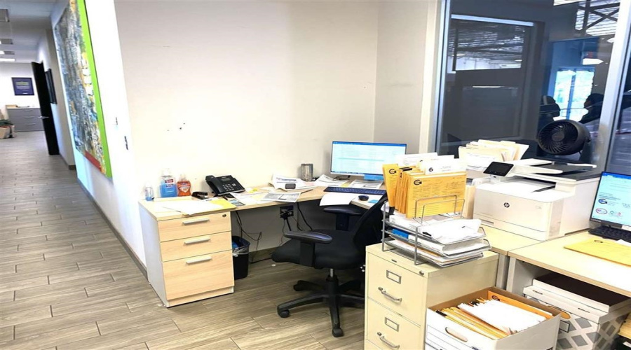 405 Logistic Dr, Laredo, Texas 78045, 1 Bedroom Bedrooms, 21 Rooms Rooms,2 BathroomsBathrooms,Commercial/industrial,For Rent,405 Logistic Dr,20261033