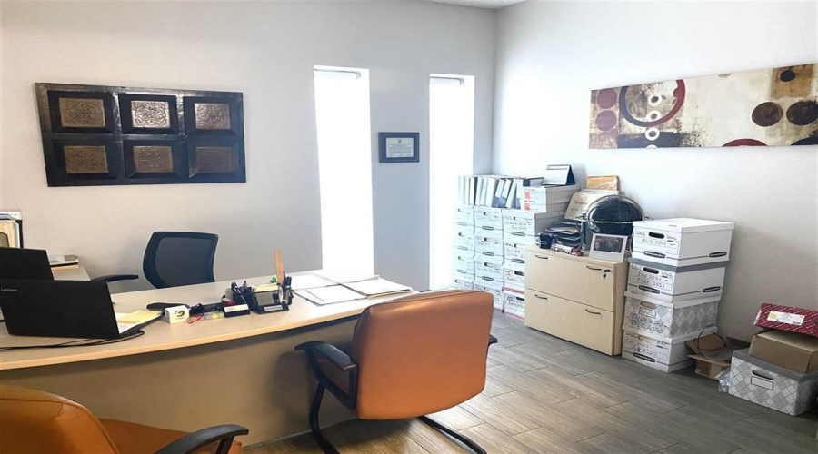 405 Logistic Dr, Laredo, Texas 78045, 1 Bedroom Bedrooms, 21 Rooms Rooms,2 BathroomsBathrooms,Commercial/industrial,For Rent,405 Logistic Dr,20261033