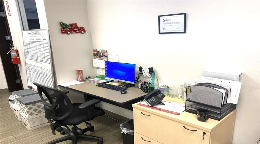 405 Logistic Dr, Laredo, Texas 78045, 1 Bedroom Bedrooms, 21 Rooms Rooms,2 BathroomsBathrooms,Commercial/industrial,For Rent,405 Logistic Dr,20261033