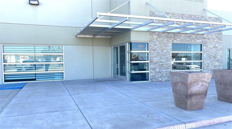 405 Logistic Dr, Laredo, Texas 78045, 1 Bedroom Bedrooms, 21 Rooms Rooms,2 BathroomsBathrooms,Commercial/industrial,For Rent,405 Logistic Dr,20261033