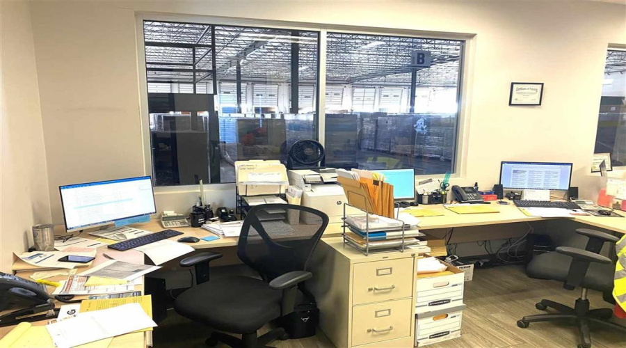 405 Logistic Dr, Laredo, Texas 78045, 1 Bedroom Bedrooms, 21 Rooms Rooms,2 BathroomsBathrooms,Commercial/industrial,For Rent,405 Logistic Dr,20261033