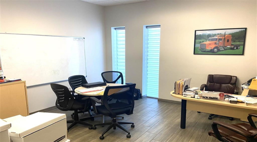 405 Logistic Dr, Laredo, Texas 78045, 1 Bedroom Bedrooms, 21 Rooms Rooms,2 BathroomsBathrooms,Commercial/industrial,For Rent,405 Logistic Dr,20261033