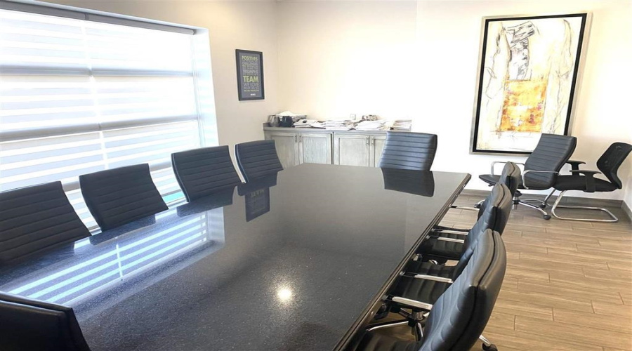 405 Logistic Dr, Laredo, Texas 78045, 1 Bedroom Bedrooms, 21 Rooms Rooms,2 BathroomsBathrooms,Commercial/industrial,For Rent,405 Logistic Dr,20261033