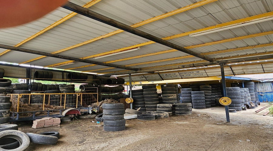 1146 Espejo Molina Rd, Rio Bravo, Texas 78043-9999, 1 Room Rooms,1 BathroomBathrooms,Commercial retail/office,For Sale,1146 Espejo Molina Rd,20242149