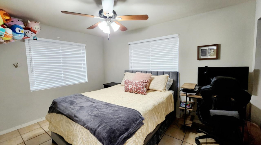 318 E Cherry Lane, Laredo, Texas 78041, 4 Bedrooms Bedrooms, 6 Rooms Rooms,2 BathroomsBathrooms,Residential,For Sale,318 E Cherry Lane,20261028