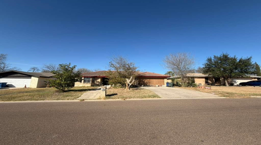 1308 Wildrose Ln, LAREDO, Texas 78041, 3 Bedrooms Bedrooms, 6 Rooms Rooms,2 BathroomsBathrooms,Residential,For Sale,1308 Wildrose Ln,20261030