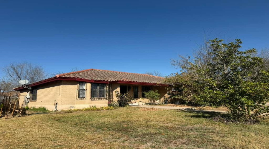 1308 Wildrose Ln, LAREDO, Texas 78041, 3 Bedrooms Bedrooms, 6 Rooms Rooms,2 BathroomsBathrooms,Residential,For Sale,1308 Wildrose Ln,20261030