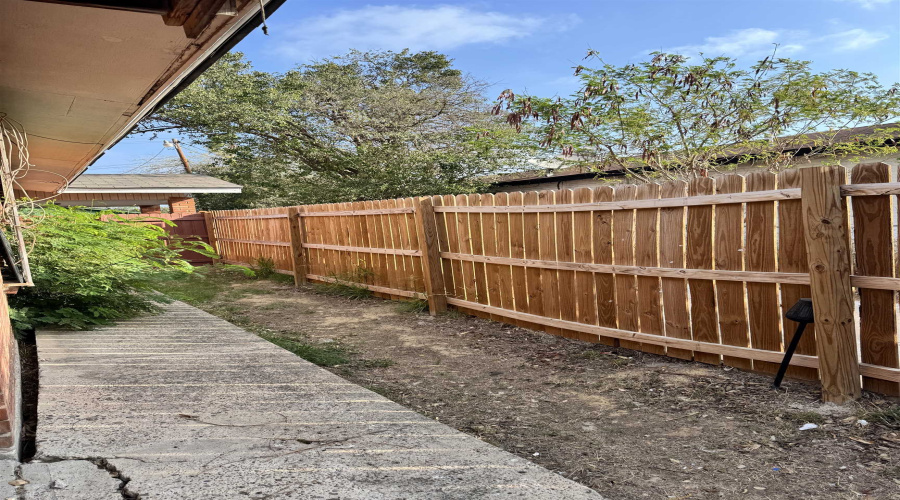 3413 Pine St, Laredo, Texas 78046, 3 Bedrooms Bedrooms, 5 Rooms Rooms,2 BathroomsBathrooms,Residential,For Rent,3413 Pine St,20261032