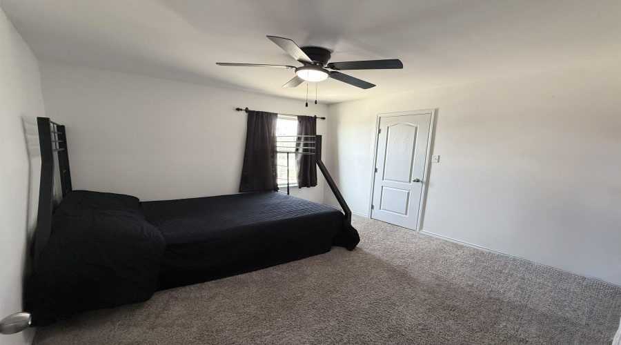 5615 Palestine Dr, Laredo, Texas 78046-5255, 4 Bedrooms Bedrooms, 6 Rooms Rooms,2 BathroomsBathrooms,Residential,For Sale,5615 Palestine Dr,20261034