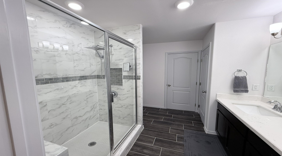 5615 Palestine Dr, Laredo, Texas 78046-5255, 4 Bedrooms Bedrooms, 6 Rooms Rooms,2 BathroomsBathrooms,Residential,For Sale,5615 Palestine Dr,20261034