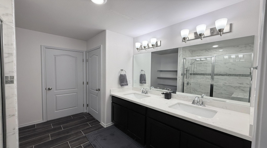 5615 Palestine Dr, Laredo, Texas 78046-5255, 4 Bedrooms Bedrooms, 6 Rooms Rooms,2 BathroomsBathrooms,Residential,For Sale,5615 Palestine Dr,20261034