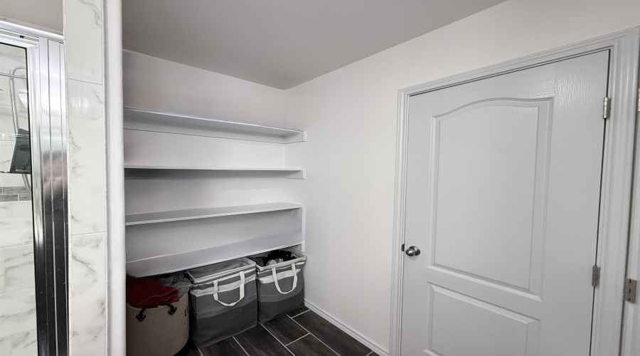 5615 Palestine Dr, Laredo, Texas 78046-5255, 4 Bedrooms Bedrooms, 6 Rooms Rooms,2 BathroomsBathrooms,Residential,For Sale,5615 Palestine Dr,20261034