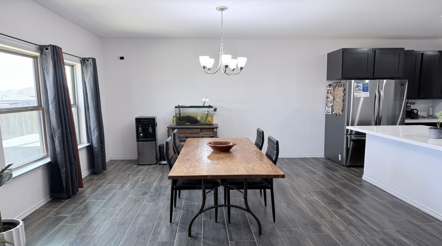 5615 Palestine Dr, Laredo, Texas 78046-5255, 4 Bedrooms Bedrooms, 6 Rooms Rooms,2 BathroomsBathrooms,Residential,For Sale,5615 Palestine Dr,20261034