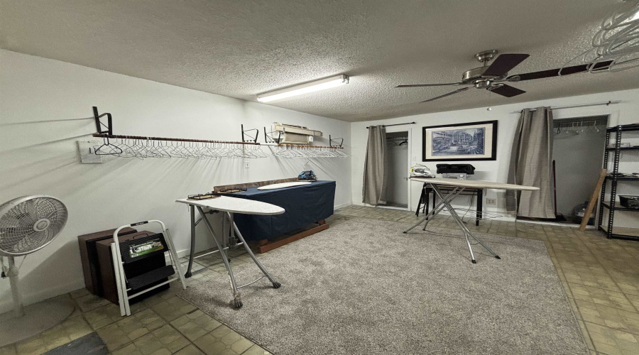 810 E Saunders St, Laredo, Texas 78041, 1 Room Rooms,1 BathroomBathrooms,Commercial retail/office,For Rent,810 E Saunders St,20261040