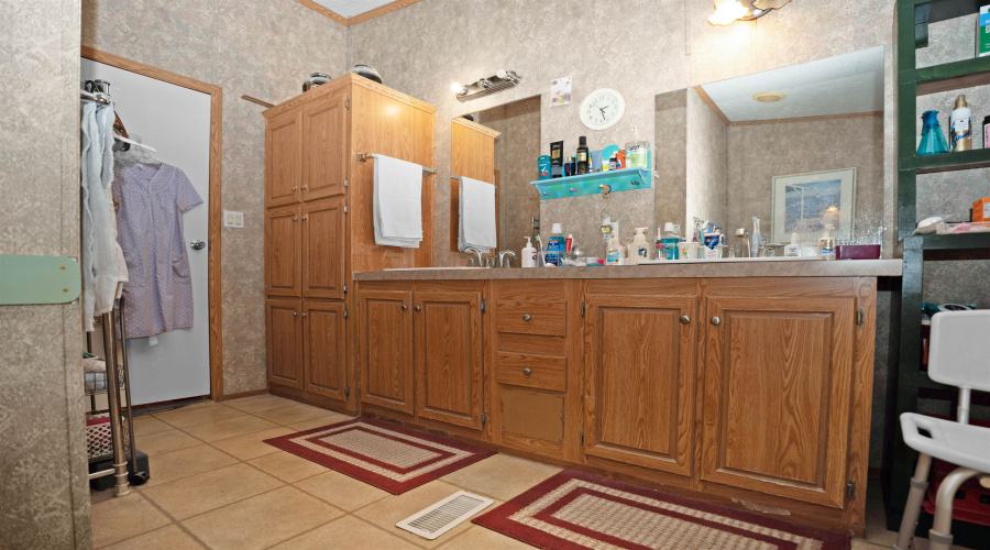 25189 IH 35 Frontage, ENCINAL, Texas 78019, ,Land,For Sale,25189 IH 35 Frontage,20261038