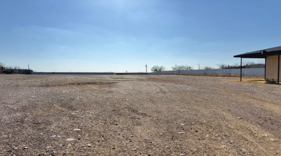 1004 FM 3338, Laredo, Texas 78045, 1 Bedroom Bedrooms, 21 Rooms Rooms,1 BathroomBathrooms,Commercial/industrial,For Rent,1004 FM 3338,20261049