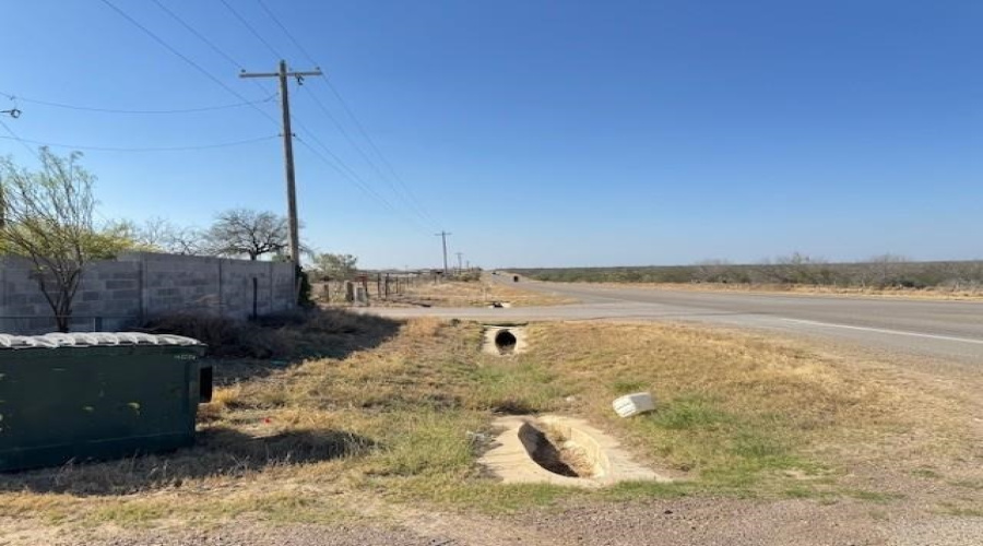 1004 FM 3338, Laredo, Texas 78045, 1 Bedroom Bedrooms, 21 Rooms Rooms,1 BathroomBathrooms,Commercial/industrial,For Rent,1004 FM 3338,20261049