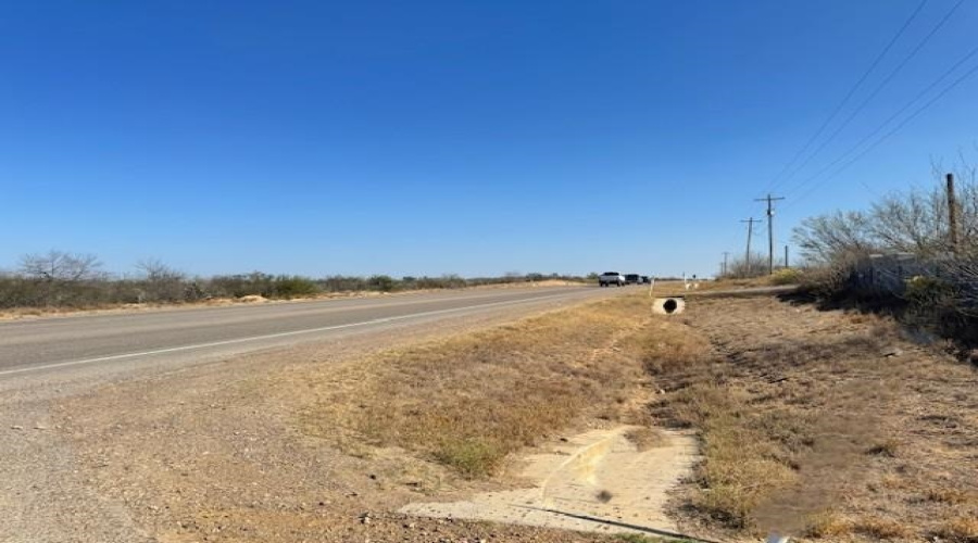 1004 FM 3338, Laredo, Texas 78045, 1 Bedroom Bedrooms, 21 Rooms Rooms,1 BathroomBathrooms,Commercial/industrial,For Rent,1004 FM 3338,20261049