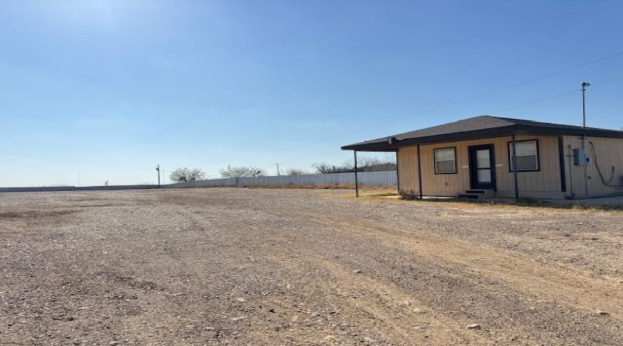 1004 FM 3338, Laredo, Texas 78045, 1 Bedroom Bedrooms, 21 Rooms Rooms,1 BathroomBathrooms,Commercial/industrial,For Rent,1004 FM 3338,20261049