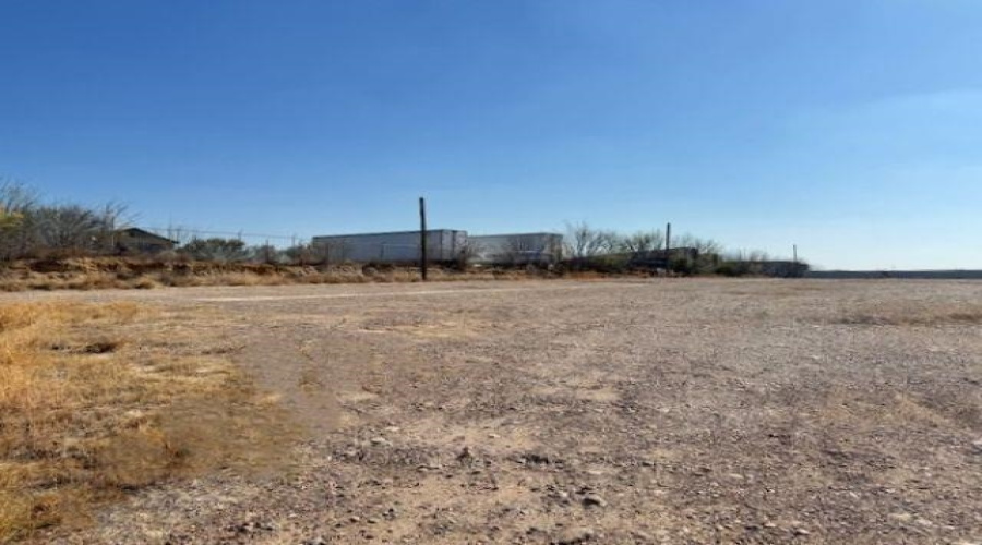 1004 FM 3338, Laredo, Texas 78045, 1 Bedroom Bedrooms, 21 Rooms Rooms,1 BathroomBathrooms,Commercial/industrial,For Rent,1004 FM 3338,20261049