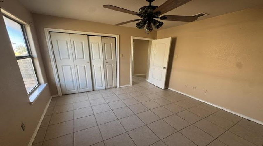 2209 Los Pinos Dr, Laredo, Texas 78046, 3 Bedrooms Bedrooms, 5 Rooms Rooms,2 BathroomsBathrooms,Residential,For Sale,2209 Los Pinos Dr,20255345
