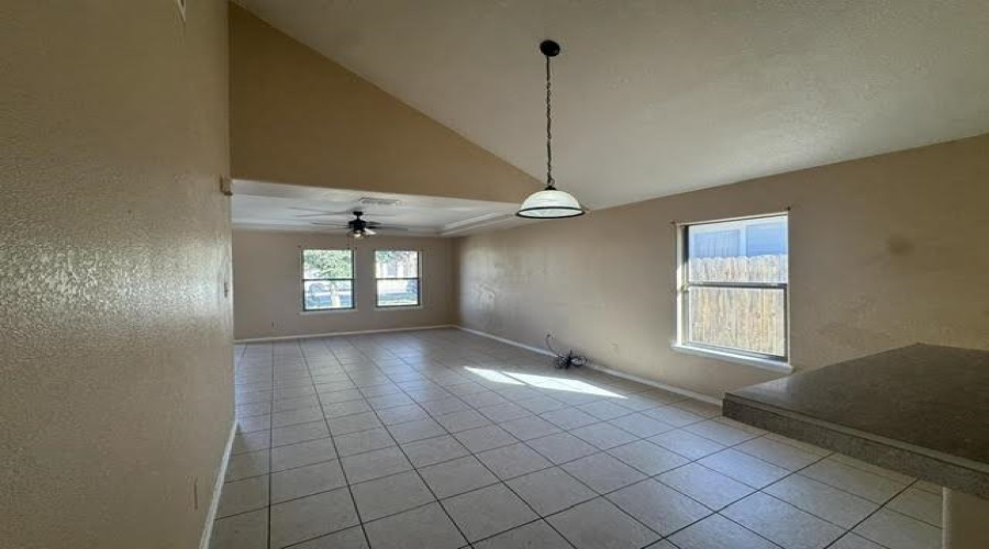 2209 Los Pinos Dr, Laredo, Texas 78046, 3 Bedrooms Bedrooms, 5 Rooms Rooms,2 BathroomsBathrooms,Residential,For Sale,2209 Los Pinos Dr,20255345