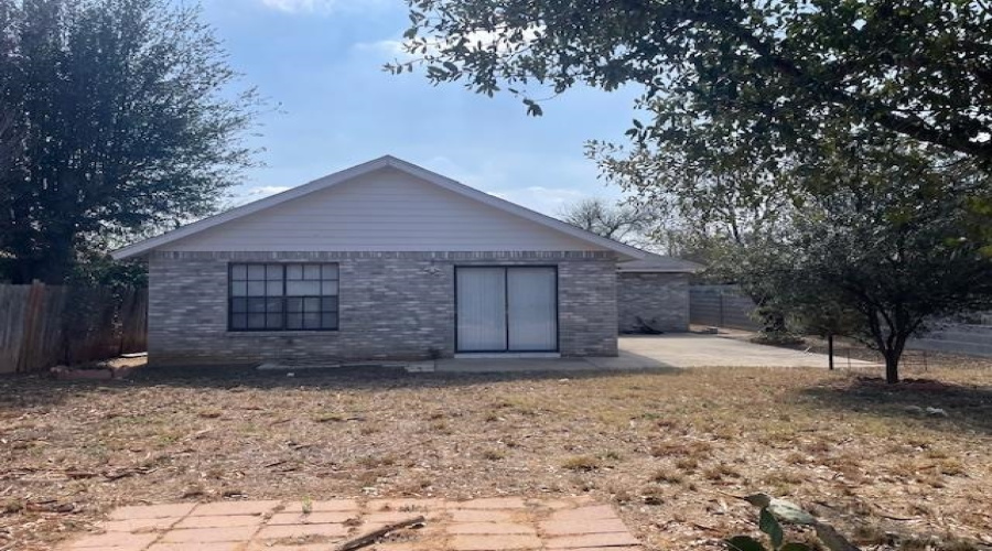 1248 North Oakmont Lp, Laredo, Texas 78045-4270, 3 Bedrooms Bedrooms, 4 Rooms Rooms,2 BathroomsBathrooms,Residential,For Rent,1248 North Oakmont Lp,20261039