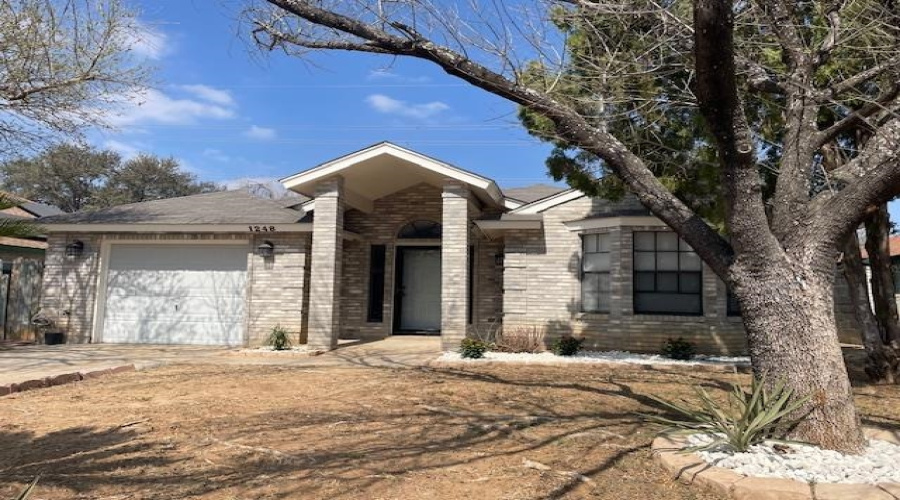 1248 North Oakmont Lp, Laredo, Texas 78045-4270, 3 Bedrooms Bedrooms, 4 Rooms Rooms,2 BathroomsBathrooms,Residential,For Rent,1248 North Oakmont Lp,20261039
