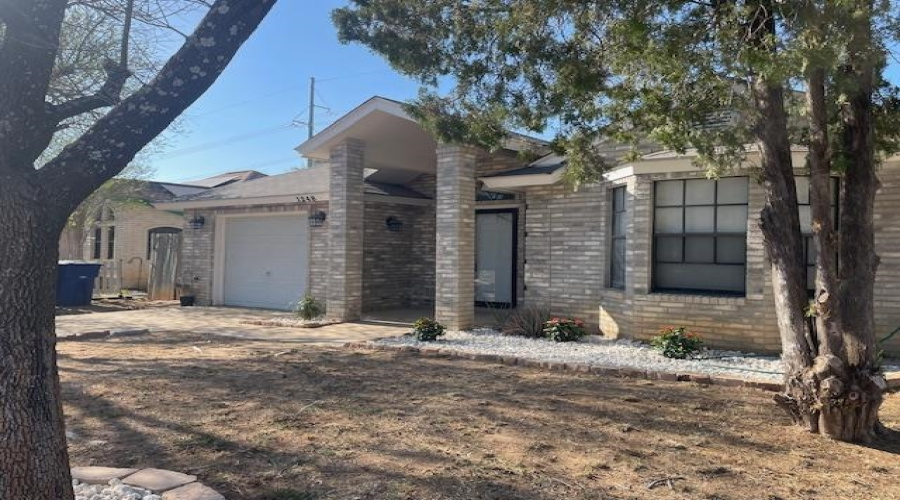 1248 North Oakmont Lp, Laredo, Texas 78045-4270, 3 Bedrooms Bedrooms, 4 Rooms Rooms,2 BathroomsBathrooms,Residential,For Rent,1248 North Oakmont Lp,20261039