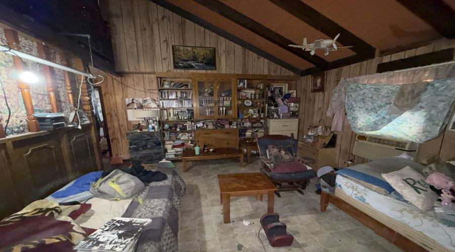 404 W Plum St, Laredo, Texas 78040, 3 Bedrooms Bedrooms, 3 Rooms Rooms,2 BathroomsBathrooms,Residential,For Sale,404 W Plum St,20261042