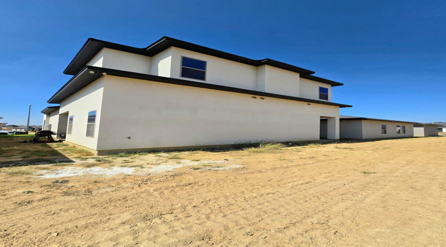 1105 Morocoy Dr., Laredo, Texas 78045-7703, 4 Bedrooms Bedrooms, 5 Rooms Rooms,2 BathroomsBathrooms,Residential,For Sale,1105 Morocoy Dr.,20261043