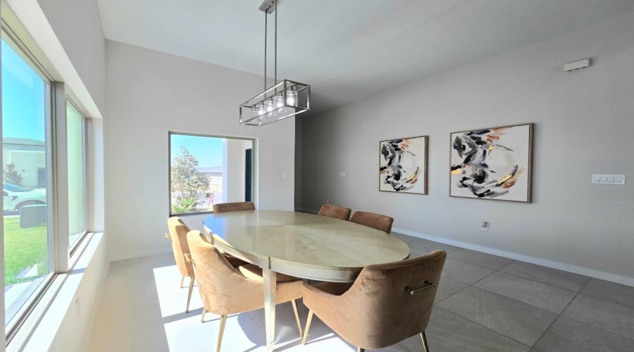 1105 Morocoy Dr., Laredo, Texas 78045-7703, 4 Bedrooms Bedrooms, 5 Rooms Rooms,2 BathroomsBathrooms,Residential,For Sale,1105 Morocoy Dr.,20261043