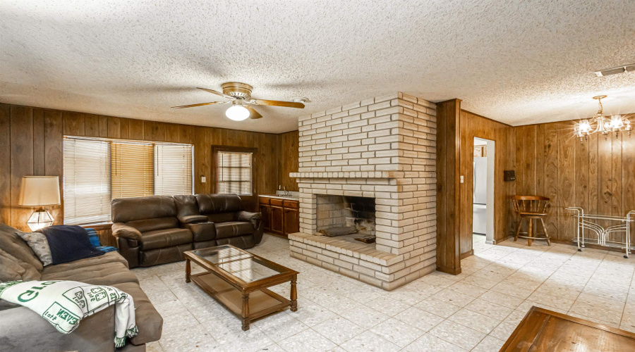 202 Ranch Rd, Laredo, Texas 78043, 3 Bedrooms Bedrooms, 5 Rooms Rooms,2 BathroomsBathrooms,Residential,For Sale,202 Ranch Rd,20261045