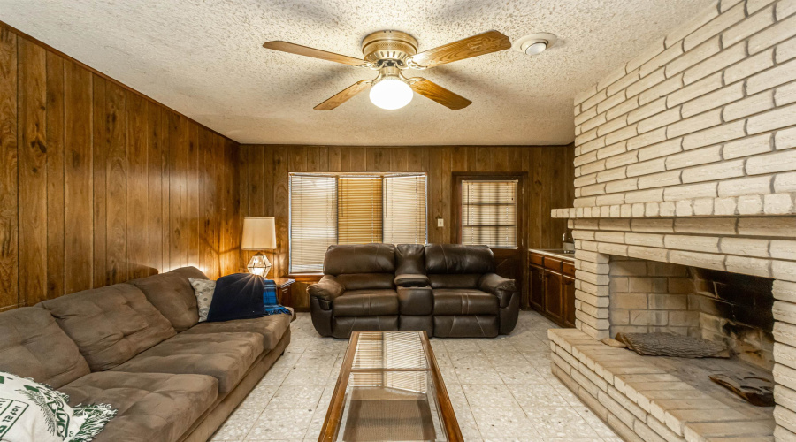 202 Ranch Rd, Laredo, Texas 78043, 3 Bedrooms Bedrooms, 5 Rooms Rooms,2 BathroomsBathrooms,Residential,For Sale,202 Ranch Rd,20261045