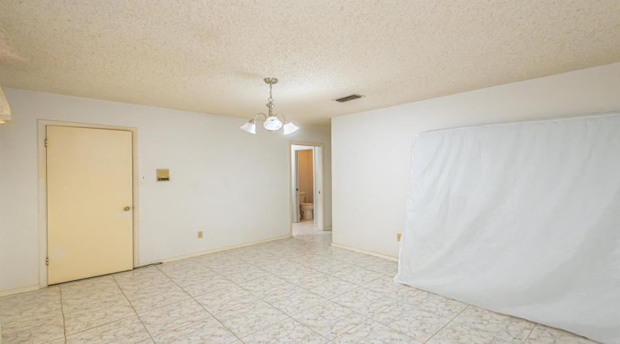 202 Ranch Rd, Laredo, Texas 78043, 3 Bedrooms Bedrooms, 5 Rooms Rooms,2 BathroomsBathrooms,Residential,For Sale,202 Ranch Rd,20261045