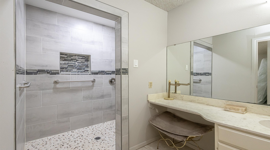 202 Ranch Rd, Laredo, Texas 78043, 3 Bedrooms Bedrooms, 5 Rooms Rooms,2 BathroomsBathrooms,Residential,For Sale,202 Ranch Rd,20261045