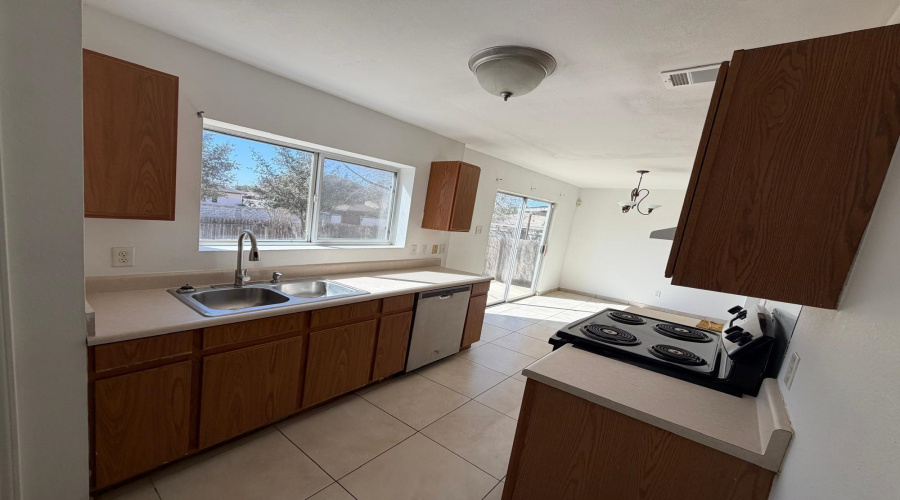 3203 St Isaac Lp, LAREDO, Texas 78046, 3 Bedrooms Bedrooms, 5 Rooms Rooms,2 BathroomsBathrooms,Residential,For Rent,3203 St Isaac Lp,20261047