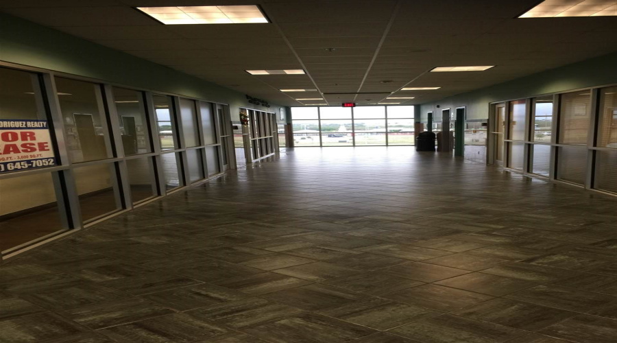 6801 McPherson Rd, LAREDO, Texas 78041, 1 Room Rooms,3 BathroomsBathrooms,Commercial retail/office,For Rent,6801 McPherson Rd,20261061