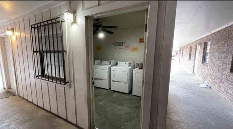 3801 Salinas Ave, Laredo, Texas 78041, 1 Bedroom Bedrooms, 3 Rooms Rooms,1 BathroomBathrooms,Residential,For Rent,3801 Salinas Ave,20261052